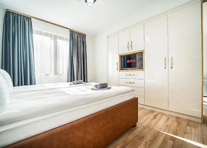 Lux 公寓 班斯科